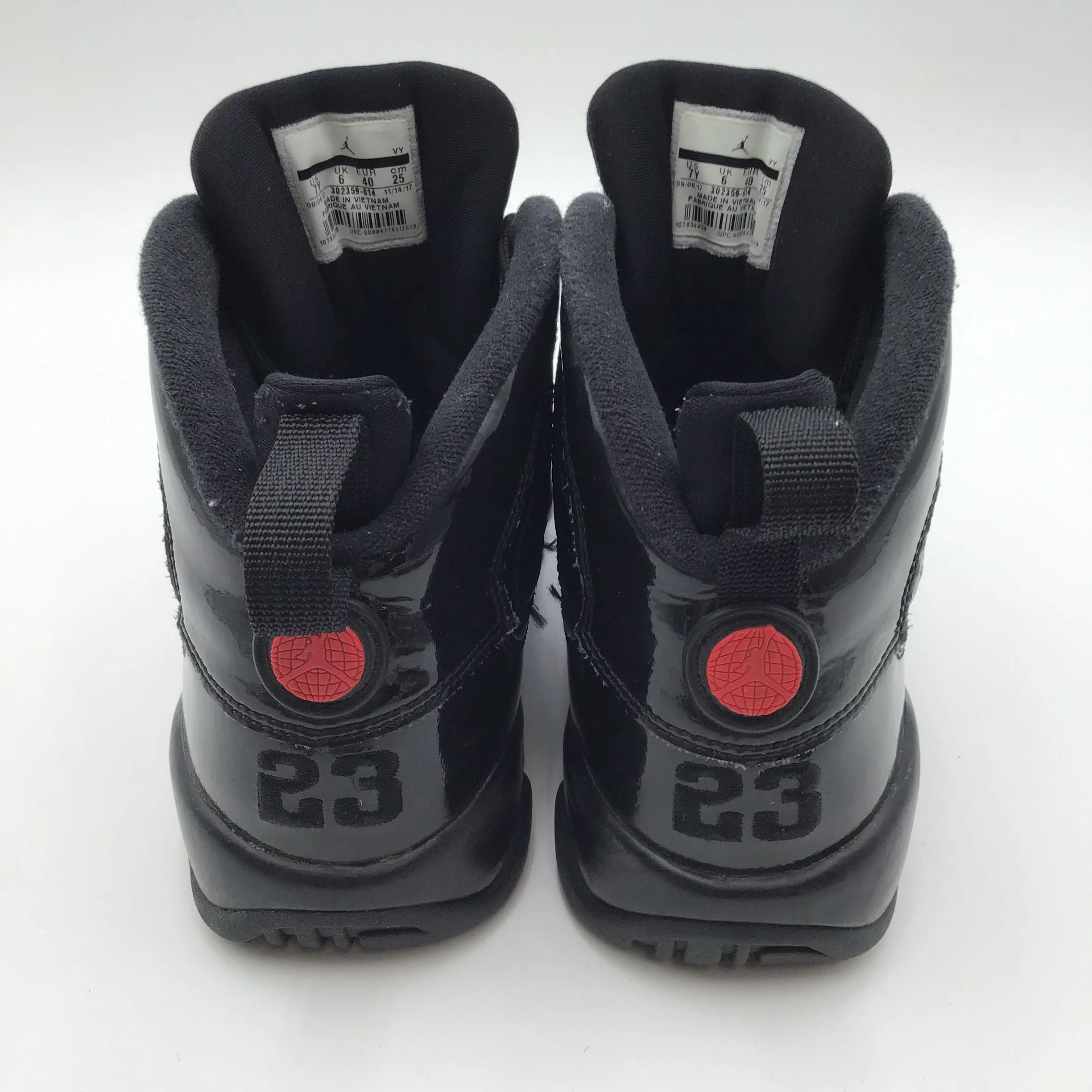 Nike Air Jordan Boy's Retro BG 'Bred' Sneakers-Size: 7Y ( COA)