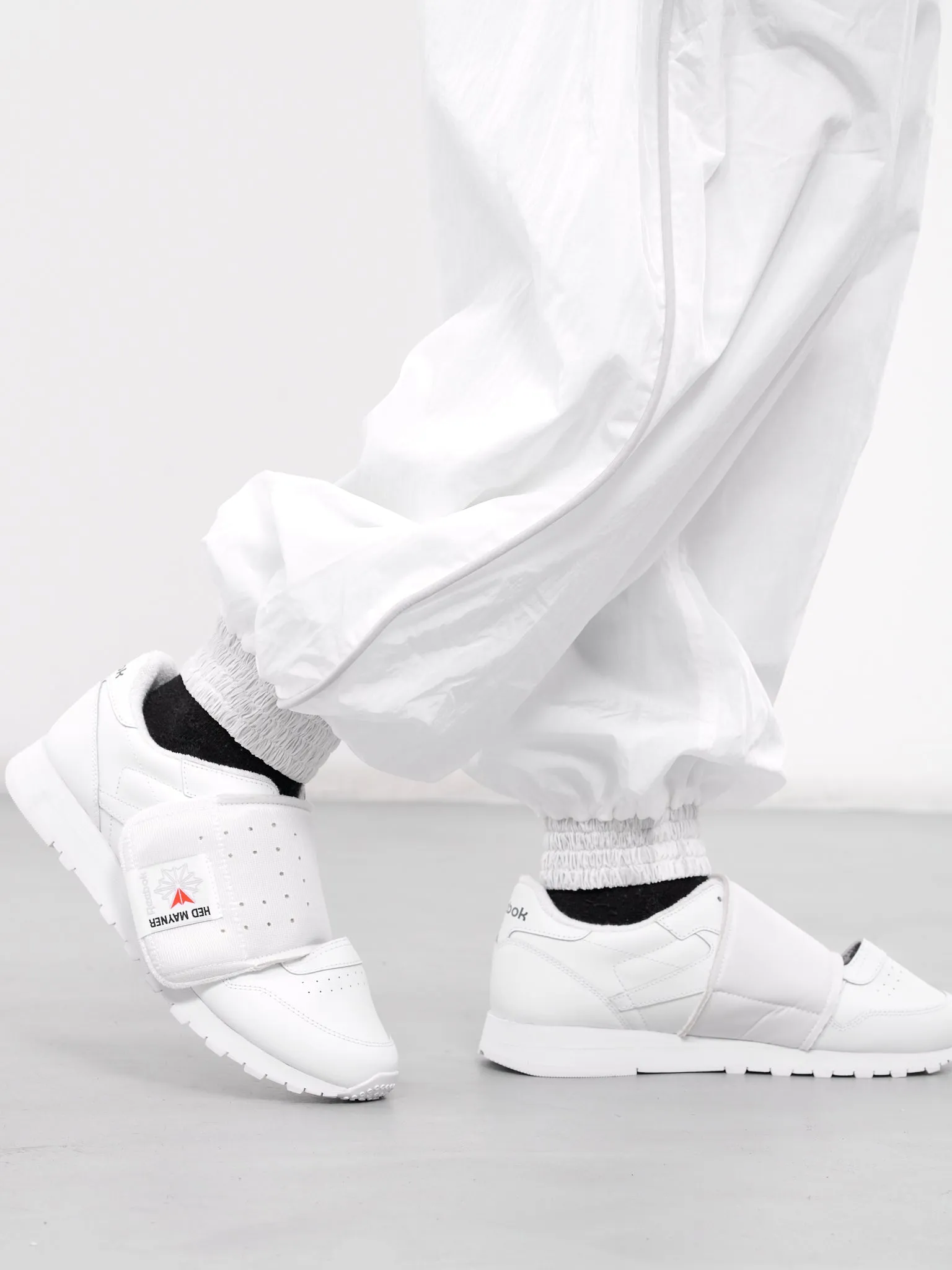 Reebok Sneakers (RMIA041C99-WHITE)