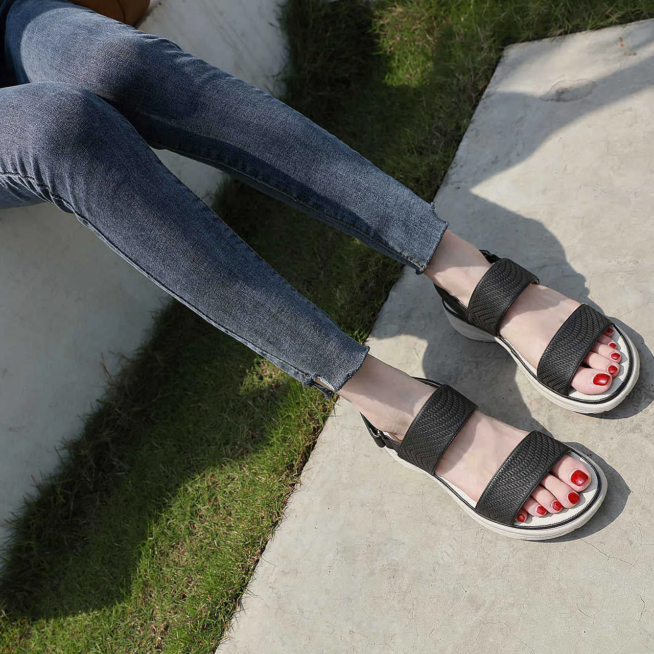 vanccy Women Comfortable Walking Sport Sandals  WS12